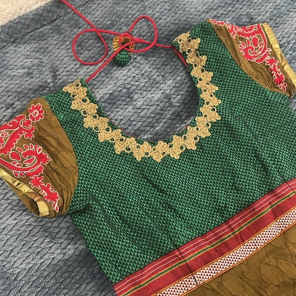 CUSTOM INDIAN ANARKALI RED AND GREEN - Picture 3 of 9